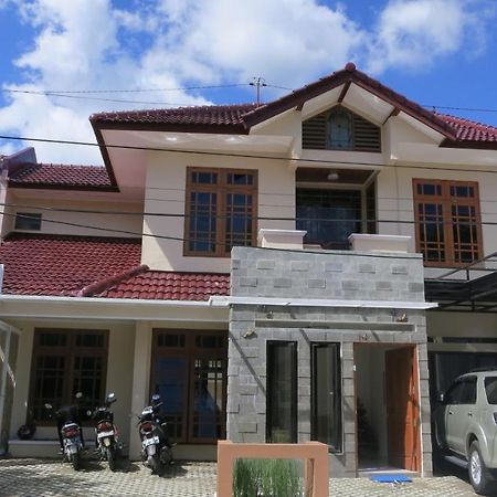 Omah Sastro 2 Hotel Yogyakarta Exterior photo