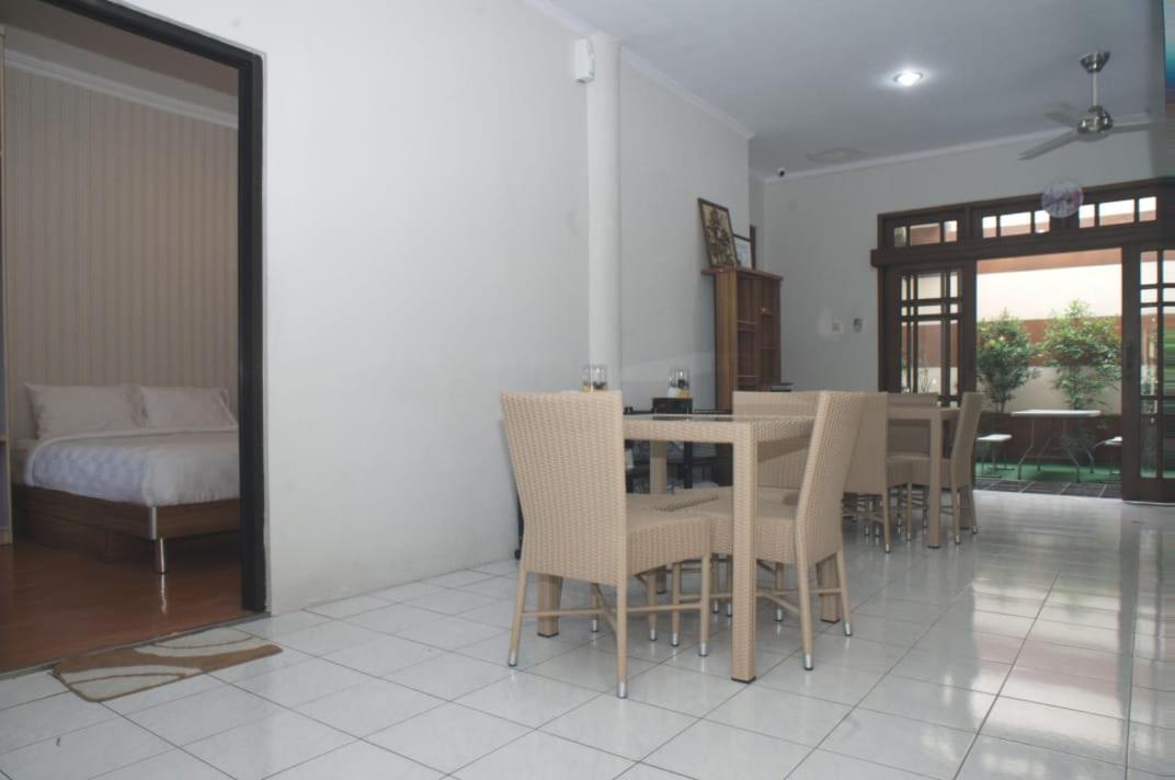 Omah Sastro 2 Hotel Yogyakarta Exterior photo