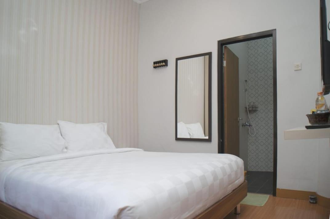 Omah Sastro 2 Hotel Yogyakarta Exterior photo