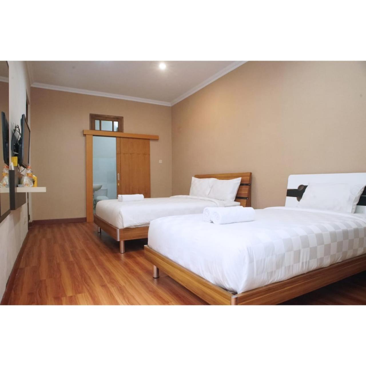 Omah Sastro 2 Hotel Yogyakarta Exterior photo